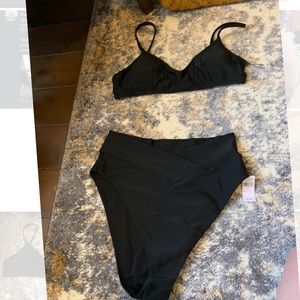 NWT AERIE HIGHWAISTED SUIT. BOTTOMS L/TOP M